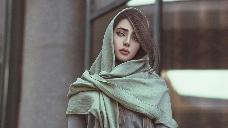 Style a Cashmere Scarf in 2025