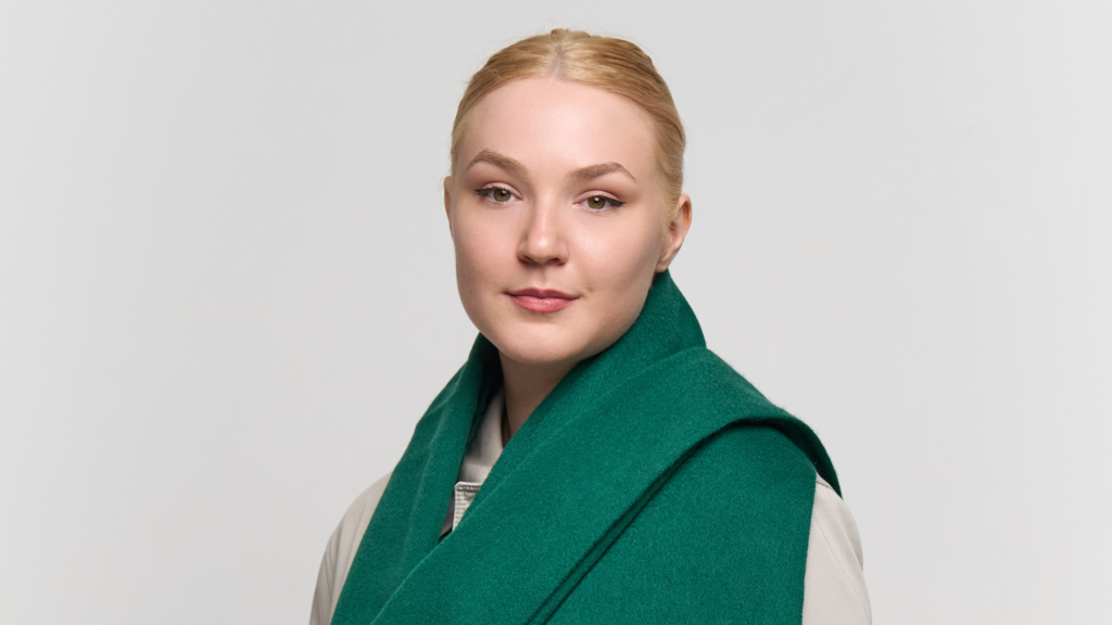 Edinburgh Cashmere parcel delivered reliably as part of a complete,